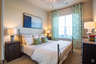 2BR, 2BA - Silver Collection At Carl D Silver