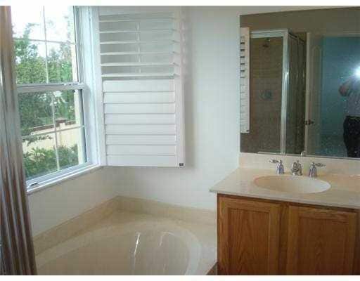 Building Photo - 4206 Cohune Palm Ct