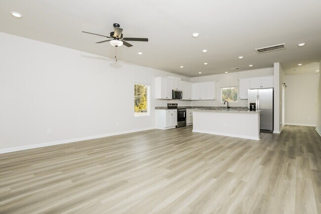 Foto del edificio - 118 Neuse Holw Ct