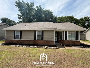 Building Photo - 2125 Pillsbury Pl