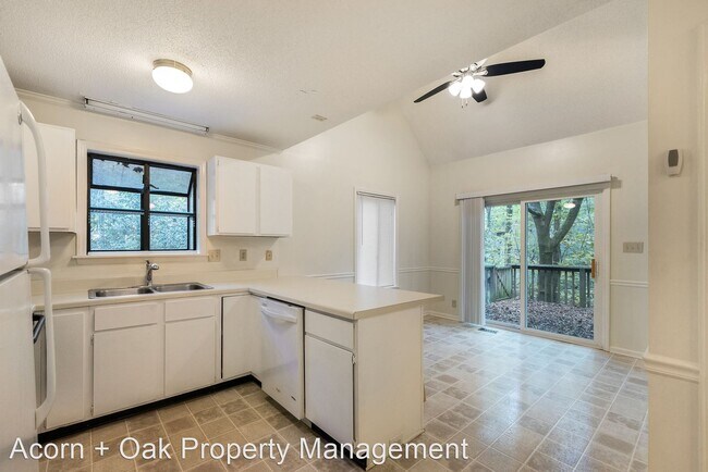 Foto del edificio - 4 br, 3 bath House - 6 Carson Circle Unit A
