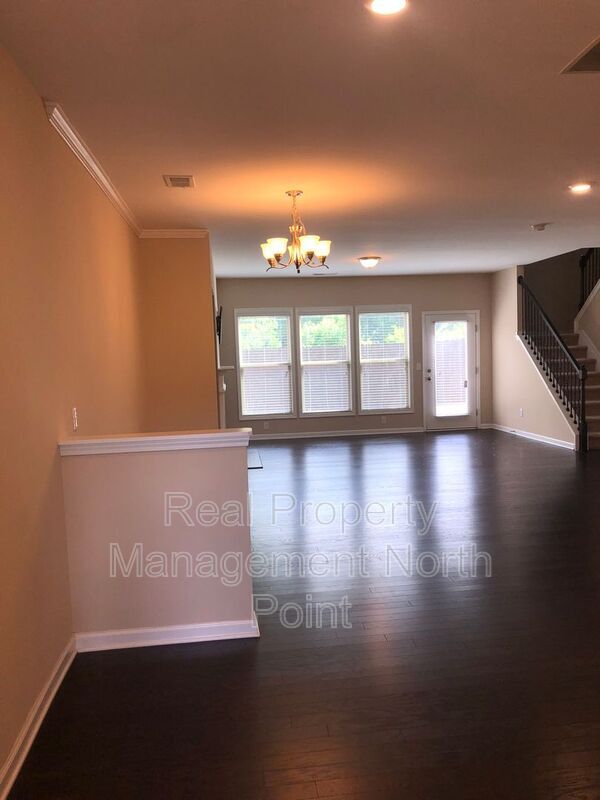 Foto del edificio - 1175 Hampton Oaks Dr