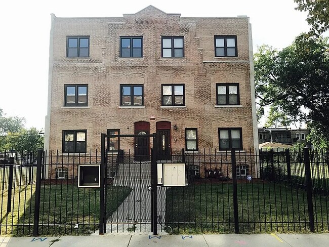 Building Photo - 10450-10452 S Maryland Ave