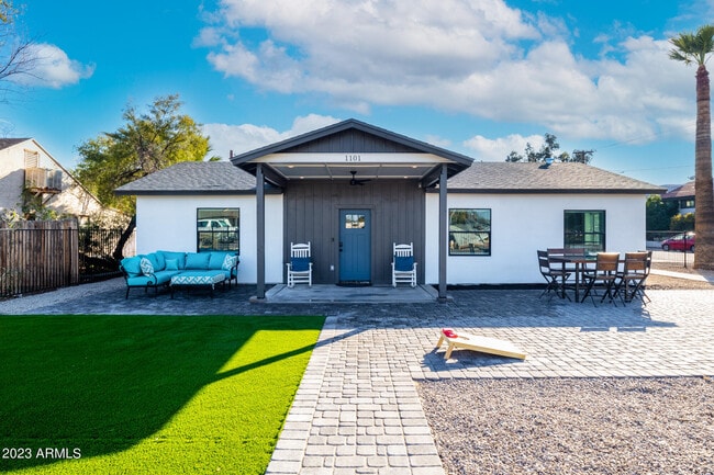 Building Photo - 1101 W Whitton Ave