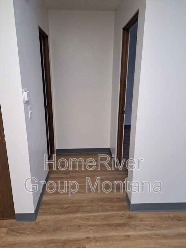 Foto del edificio - 707 SW Higgins Ave