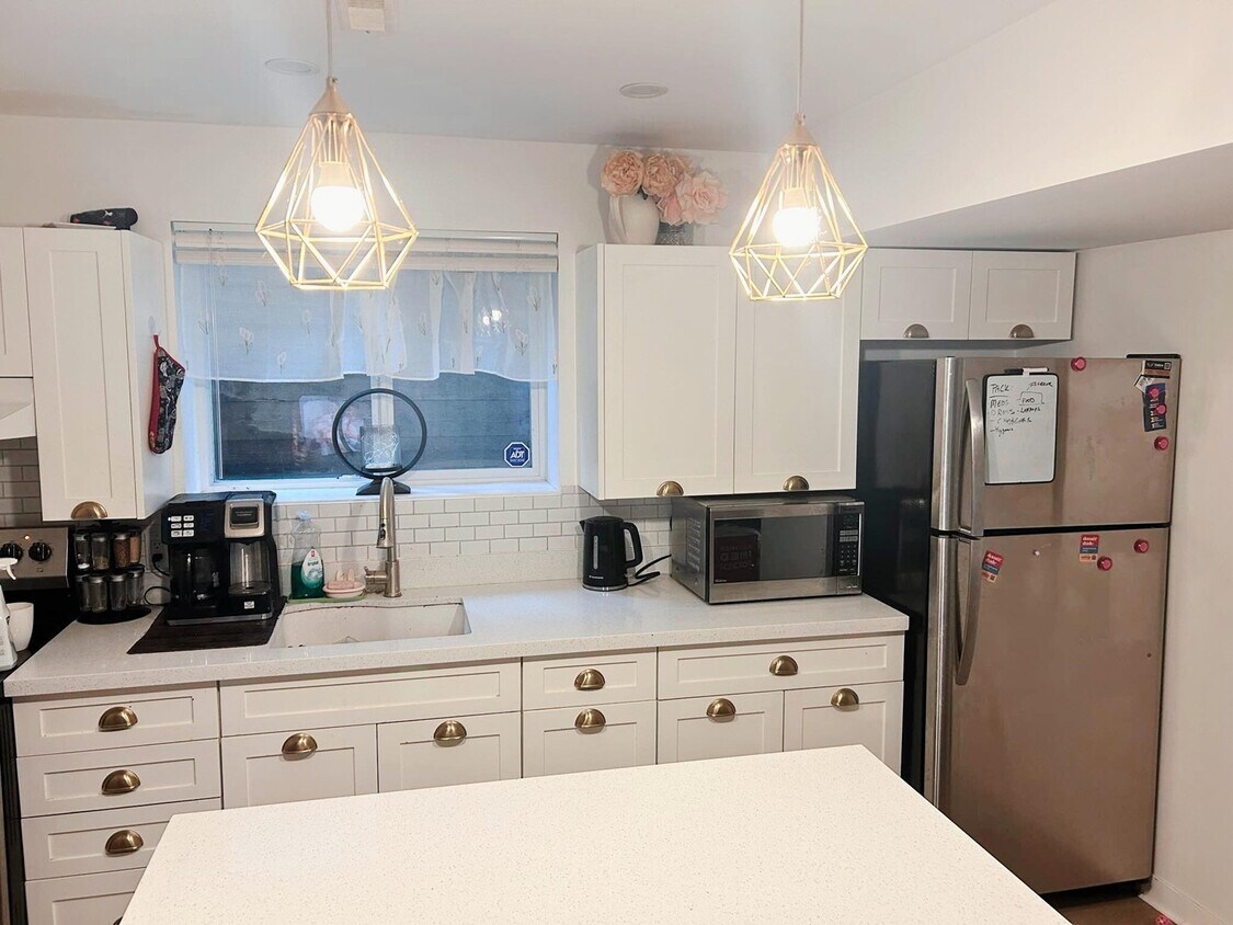 Photo principale - 5863-148A 148A St