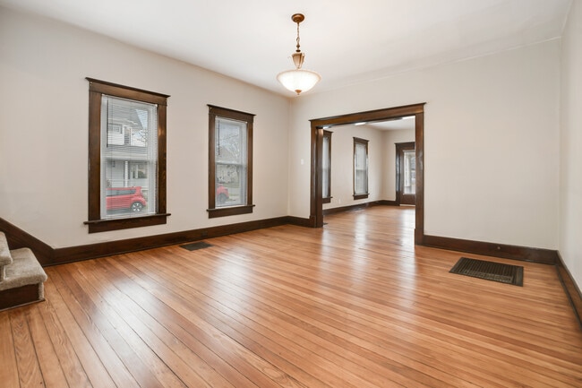 dining room - 21-23 E Water St