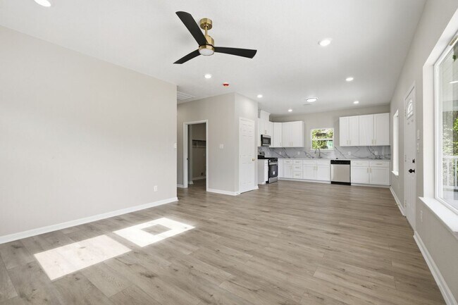 Foto del edificio - 1915 Ross Ave