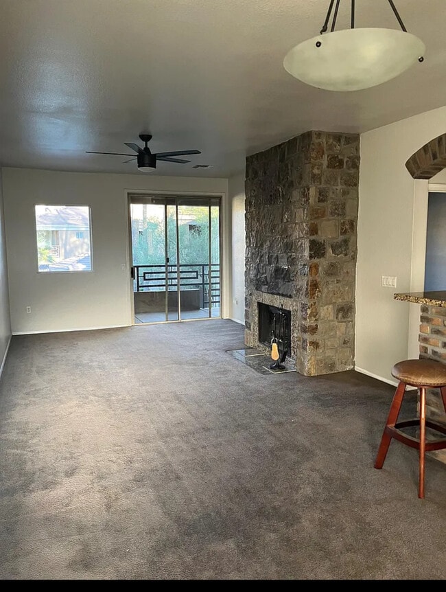 Building Photo - 1411 E Orangewood Ave