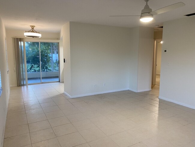 Building Photo - 668 98th Ave N