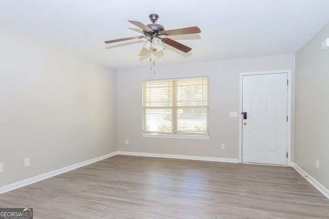 Building Photo - 128 Pristine Dr