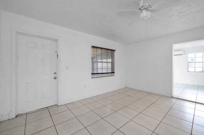Building Photo - 13845 NW 6th Ave