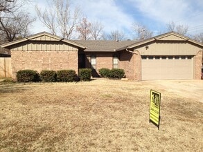 Building Photo - 343 Woodcrest Dr.