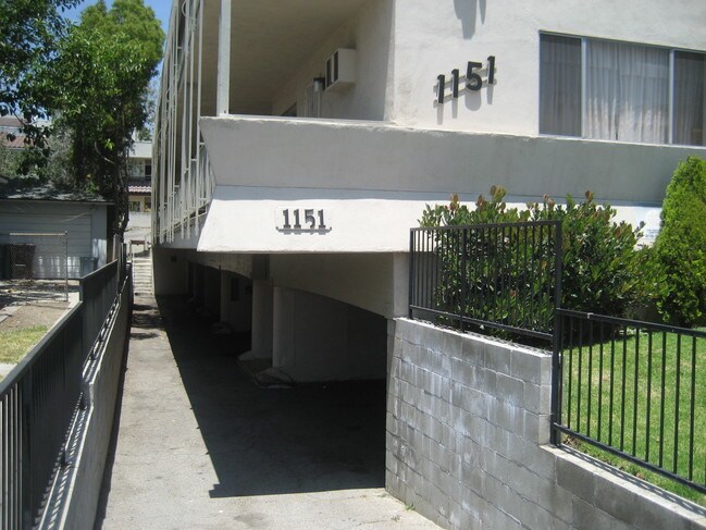 Building Photo - 1151 Justin Ave