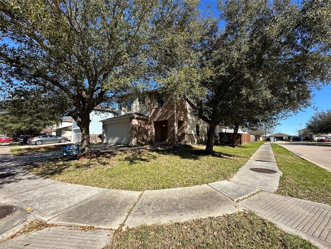Foto del edificio - 6602 Providence View Ln