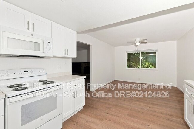 Building Photo - 2829 Fortuna Ct
