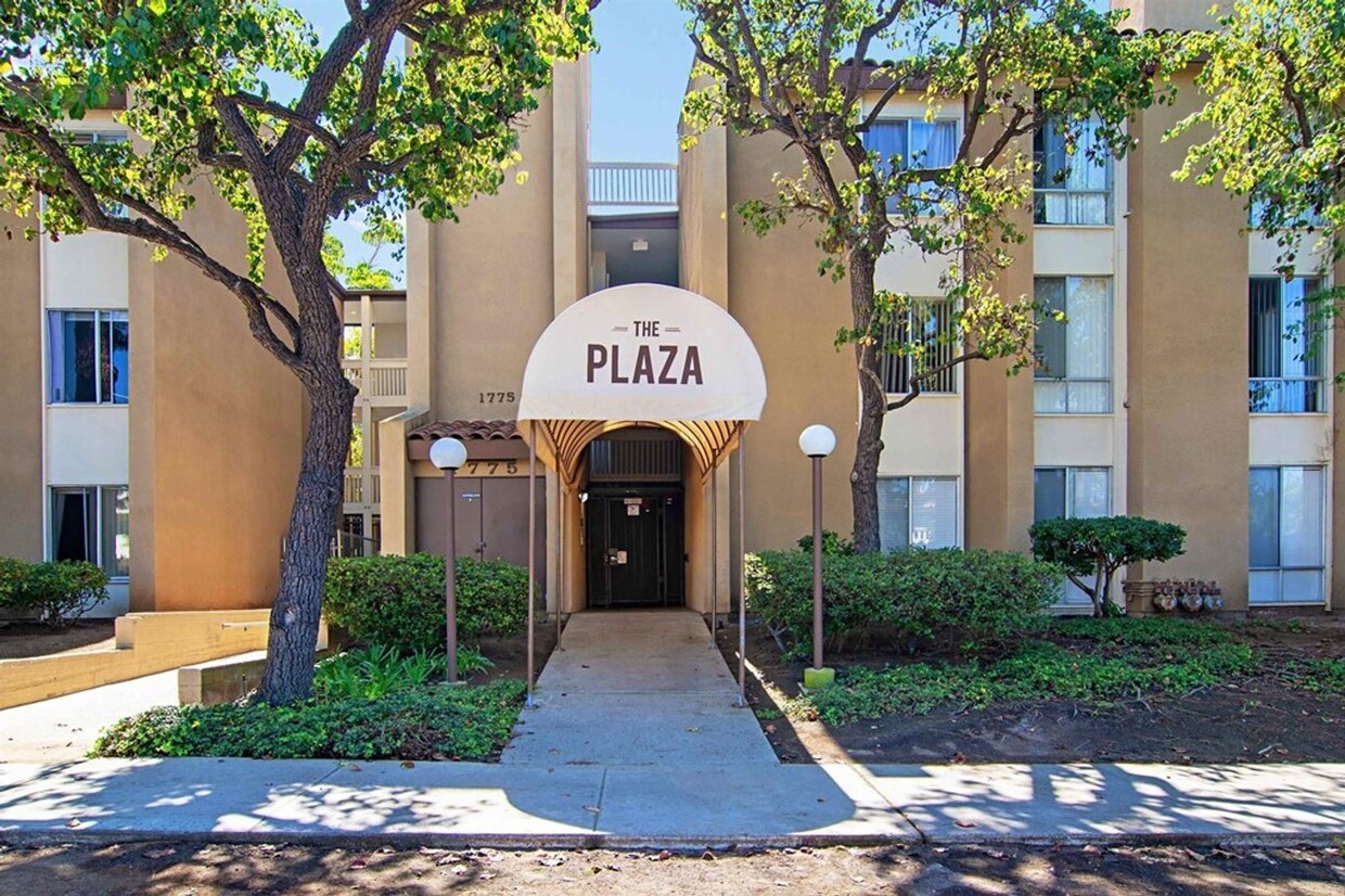 Foto principal - Beautiful North Pacific Beach 2BD/2BA cond...