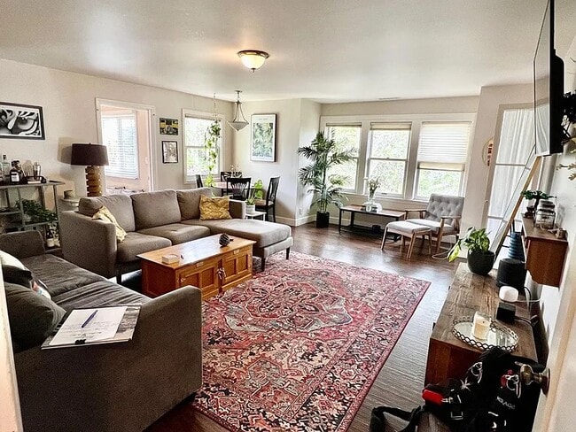 Sala de estar - 1426 Bath St
