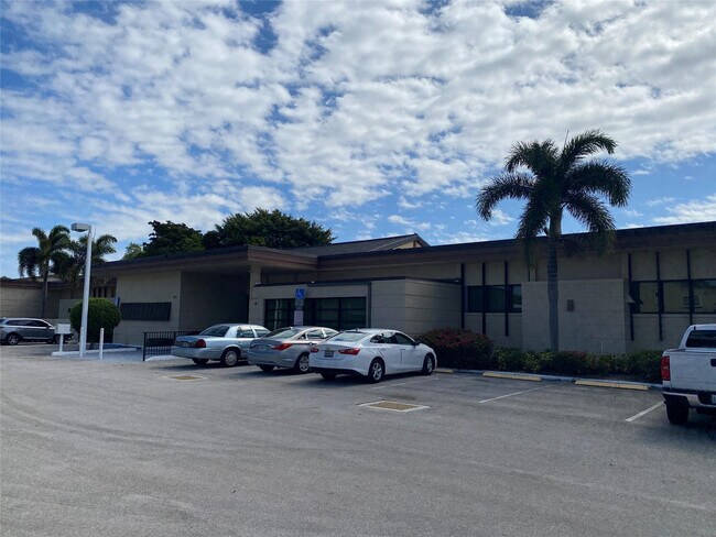 Foto del edificio - 7355 NW 5th Pl