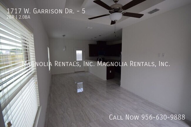 Foto del edificio - 1717 W Garrison Dr
