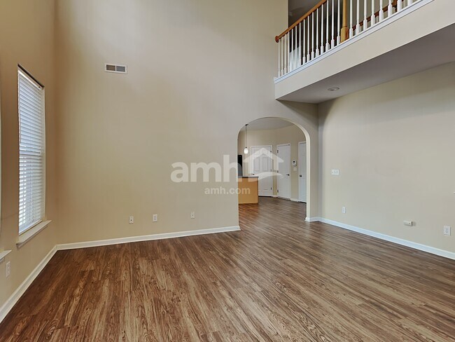 Foto del edificio - 540 Kingsmoor Drive