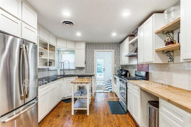 Building Photo - 3812 Birchman Ave