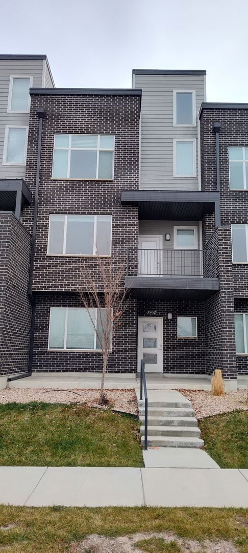 Photo - Phenomenal GORGEOUS HOME!!