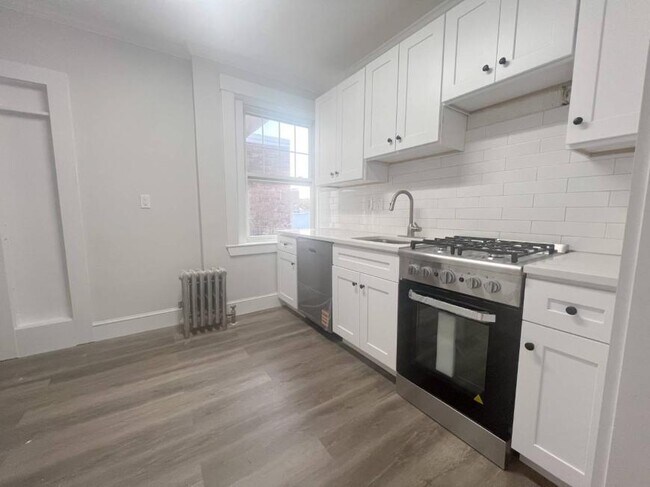 Building Photo - 2.0 bedroom in Brighton Massachusetts 2135