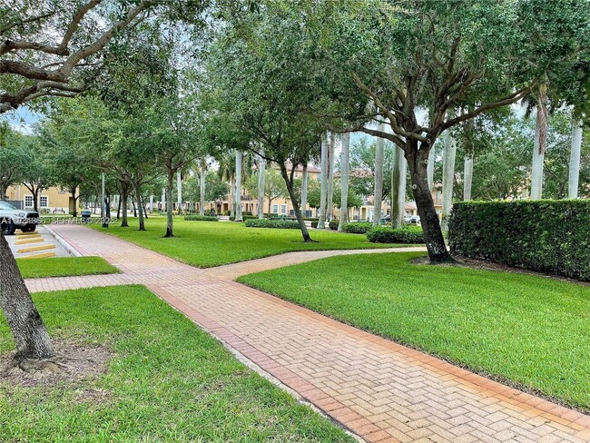 Foto del edificio - 14615 SW 14th St