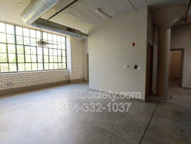 Foto del edificio - 8125 Michigan Ave