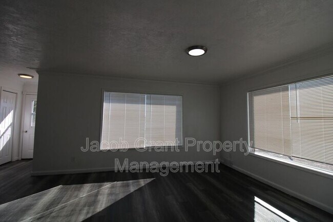 Foto del edificio - 8077 N Yellowstone Hwy