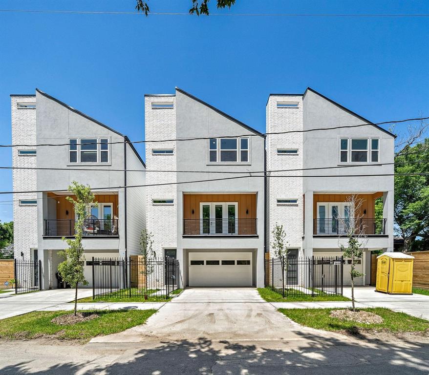 Foto principal - 2420 Briley St