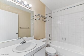 Building Photo - 9305 Lake Park Dr