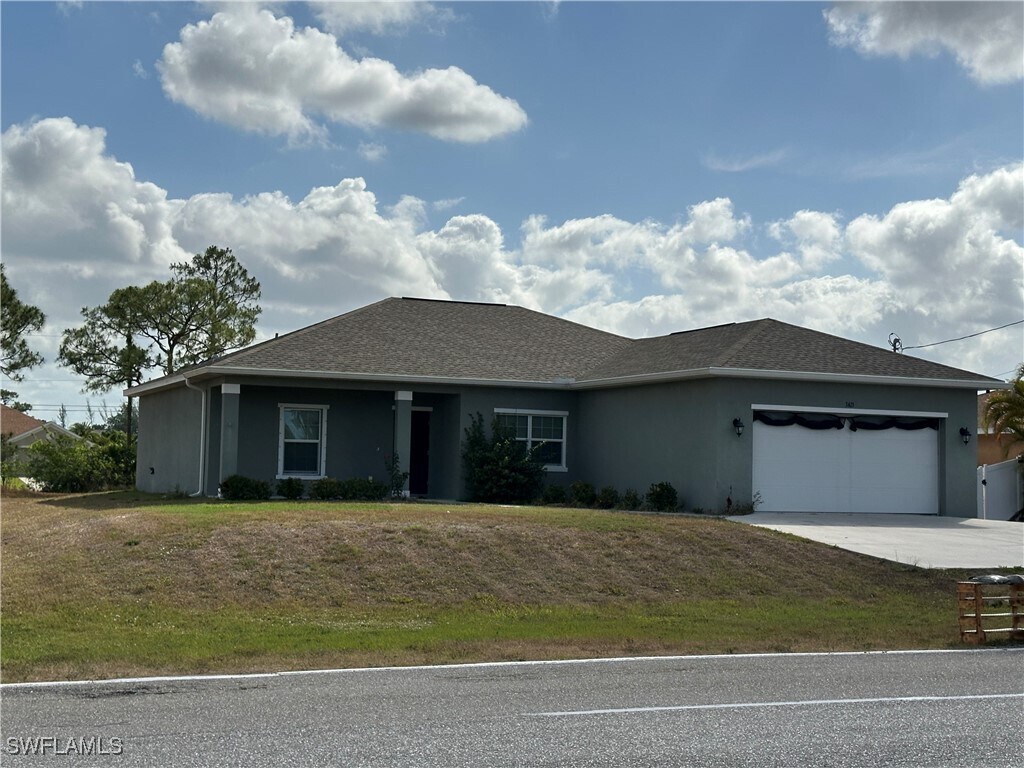 Primary Photo - 3421 W Gator Cir