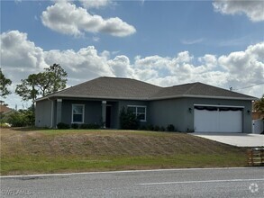 Building Photo - 3421 W Gator Cir