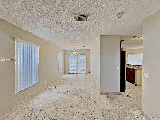 Foto del edificio - 7472 Viscaya Cir