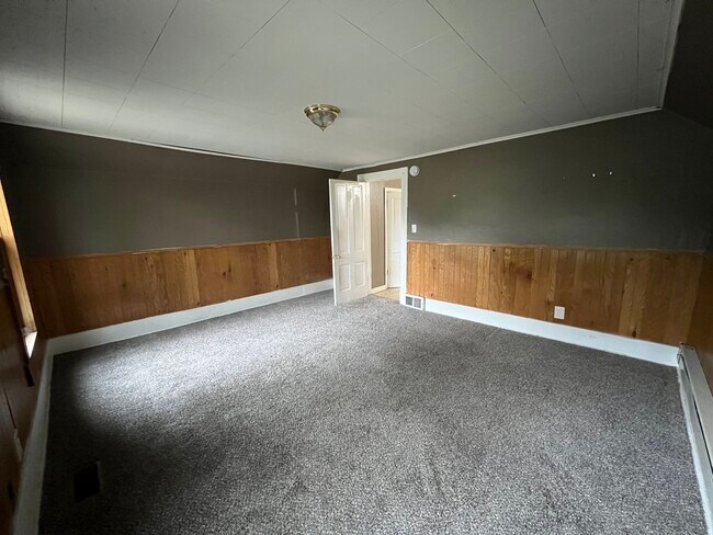 Building Photo - 1414 Beltrami Ave NW