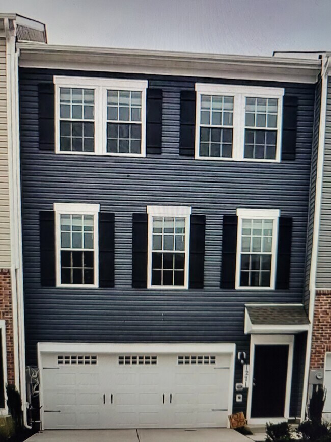 Building Photo - 1271 Apollo Dr