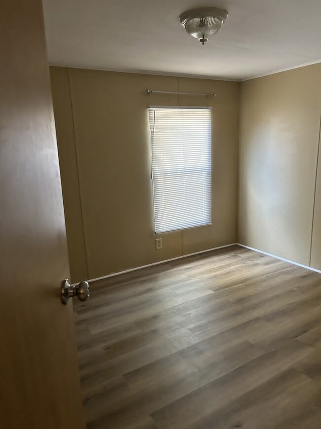 Foto del edificio - 4918 Harmony Grove Rd