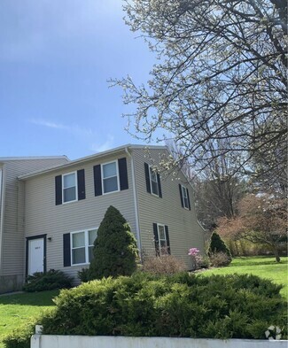 Building Photo - 920 Southgate Dr