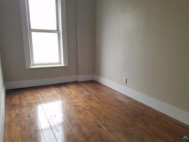 Foto del edificio - 1494 Jefferson Ave