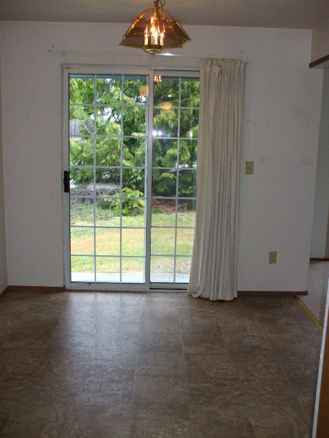 Building Photo - Reis (987 SW Barrington Dr)