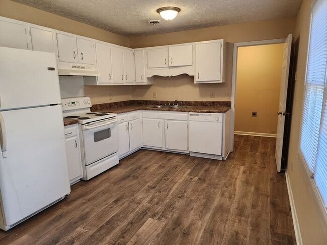 Building Photo - 6516 Tampico Ct, Fayetteville