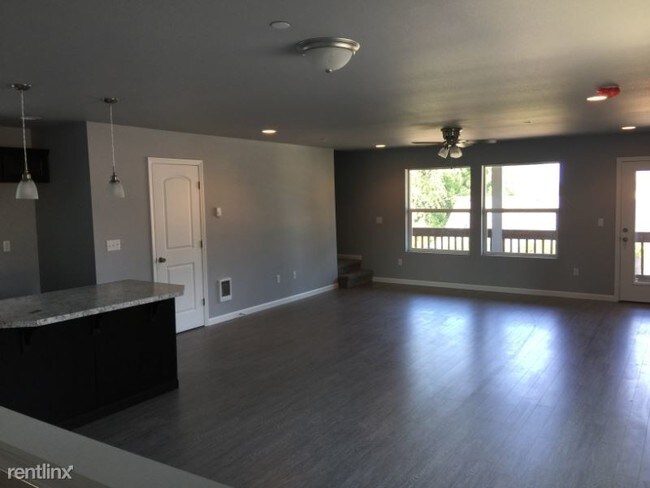 Building Photo - 3 br, 2.5 bath House - 1430 Dekalb Street