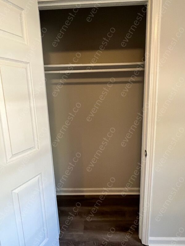 Building Photo - 5757 Iroquois Dr