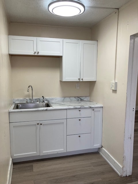 Building Photo - 2112 W 4th St