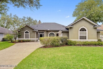 Building Photo - 332 Maplewood Dr