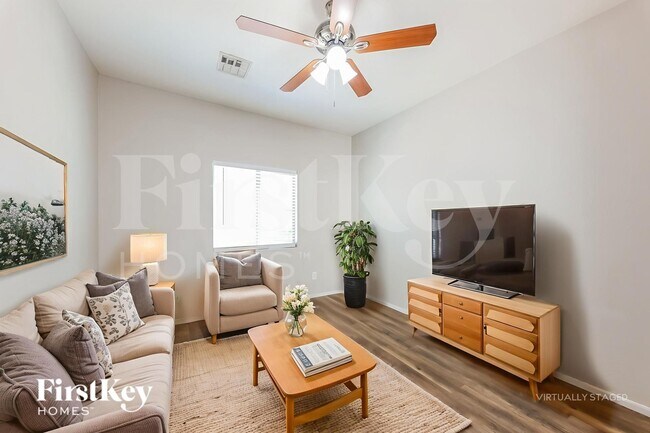 Foto del edificio - 4680 E Laurel Ave