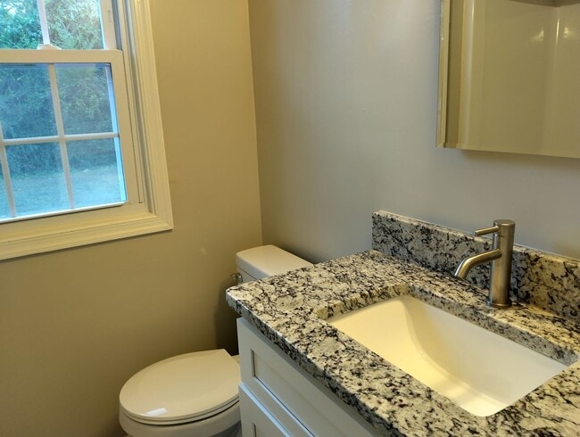 Foto del edificio - 7392 Bellehaven Dr