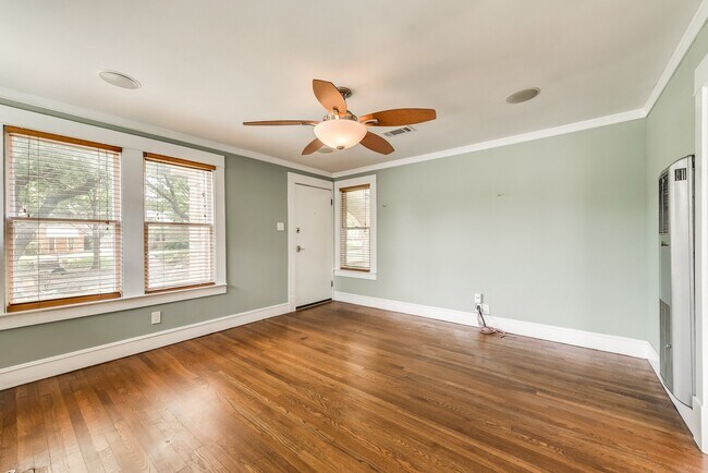 Foto del edificio - Charming 1930s home! Updated!